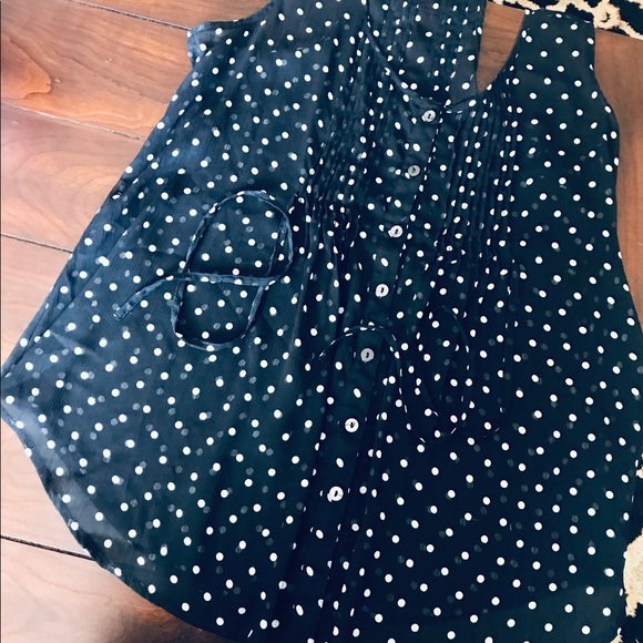 Black & White Polka dot Top Sleeveless. Medium - Picture 6 of 8